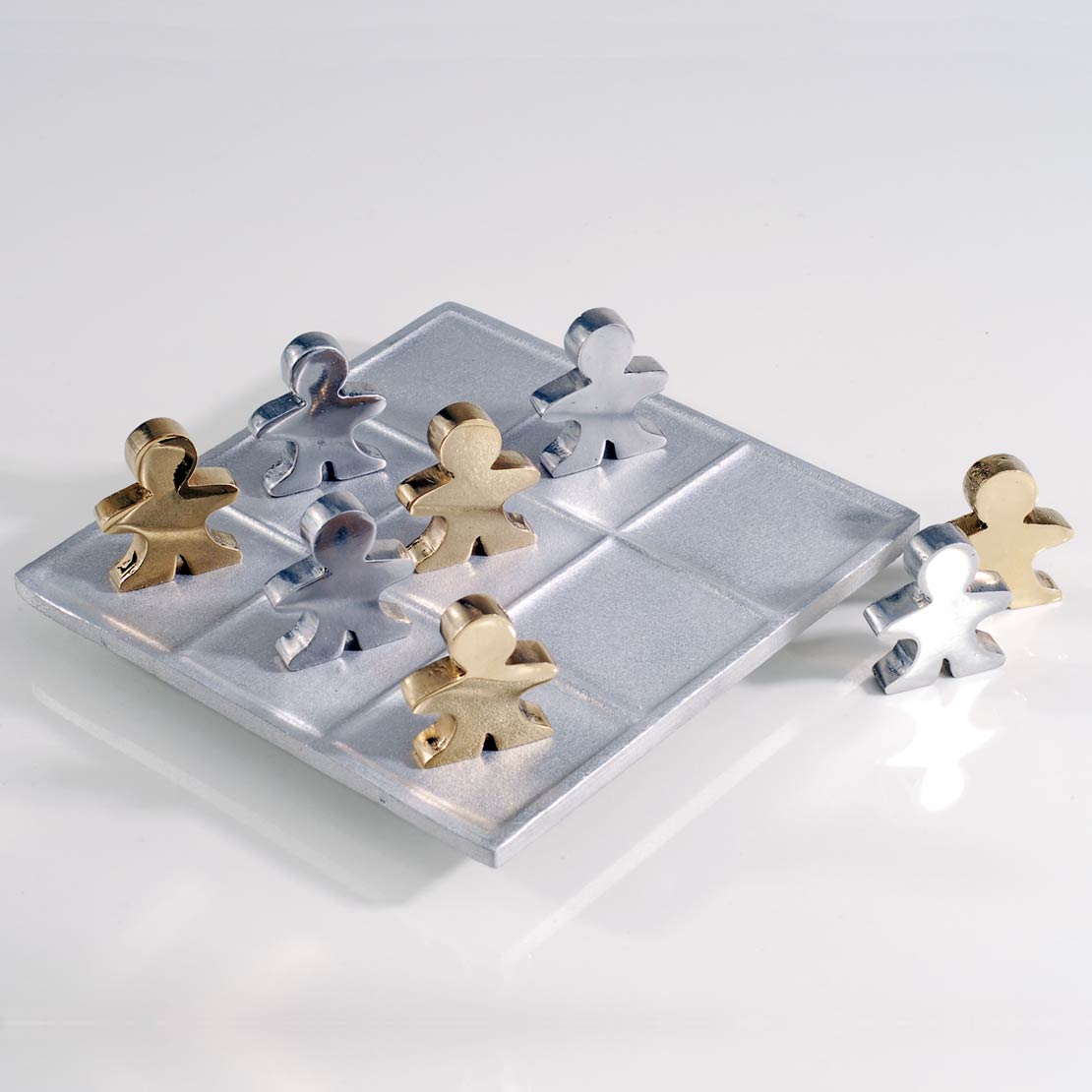 Handmade metal Tic Tac Toe / People